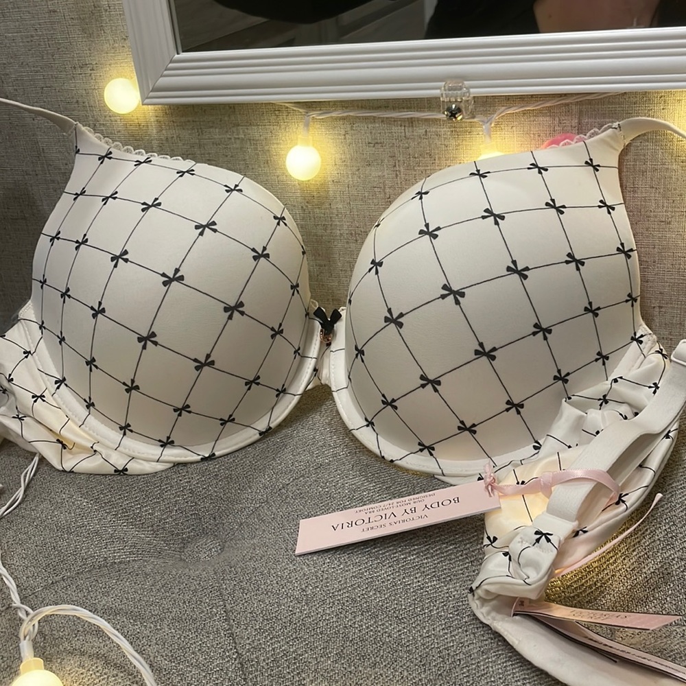 Victoria’s Secret bra